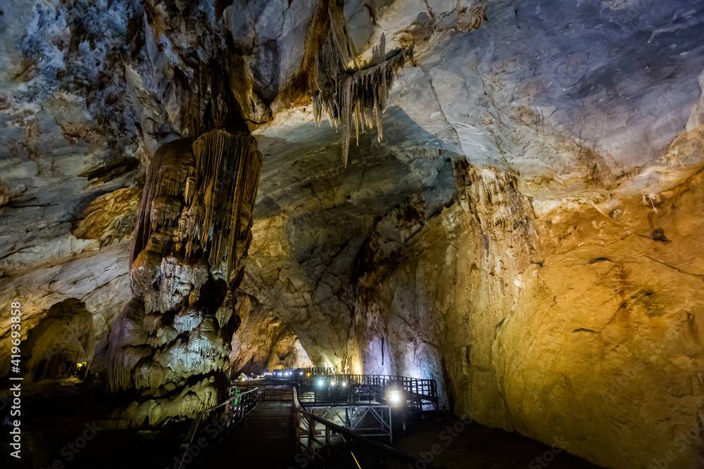 Beautiful Paradise Cave in Vietnam