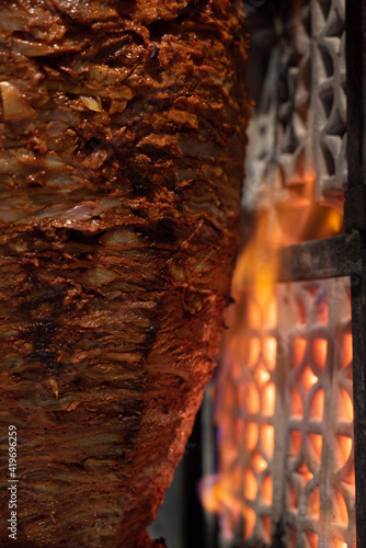 Konstfotografi Trompo de Carne al Pastor a las brazas taqueria tacos lifestyle comida callejera