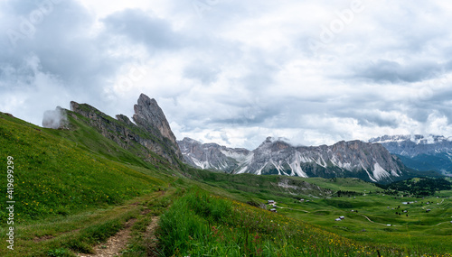 A gravel road in the italian dolomites © Marc