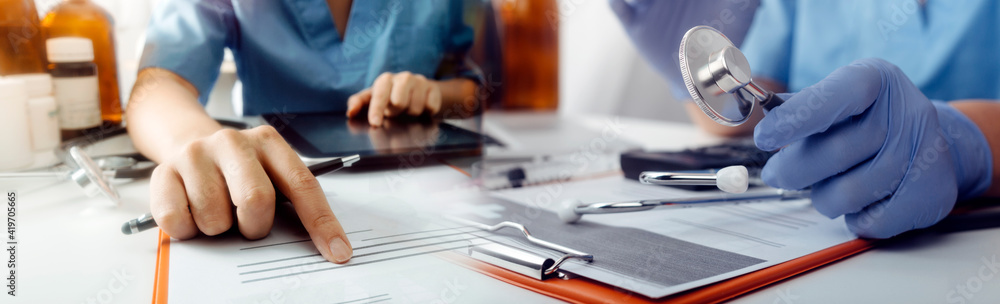 General Medical Services (GMS) and general practitioners (GPs or family physicians). Successful diagrams. Smart doctors make report notes (COVID-19). General Medical Services (GMS) and general practitioners (GPs or family physicians). Successful diagrams. Smart doctors make report notes (COVID-19).