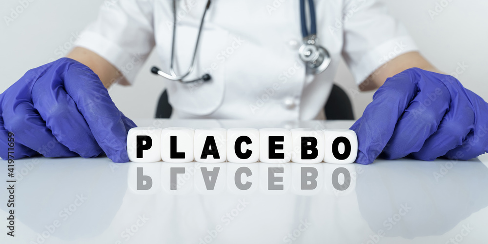 The doctor put together a word from cubes PLACEBO The doctor put together a word from cubes PLACEBO
