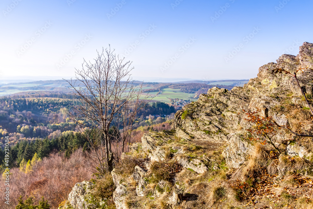 Großer Zacken – Aussicht im Hochtaunuskreis im Herbst Großer Zacken – Aussicht im Hochtaunuskreis im Herbst