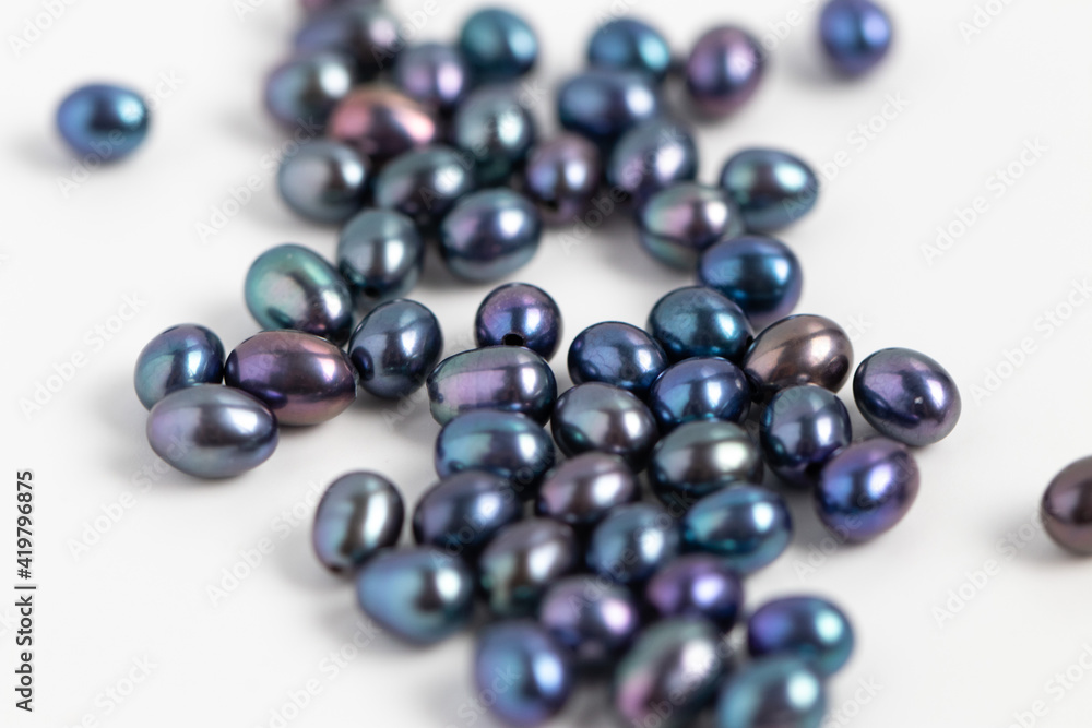 Dark Peacock Oval Pearls. Natural Freshwater Pearls Dark Peacock Oval Pearls. Natural Freshwater Pearls