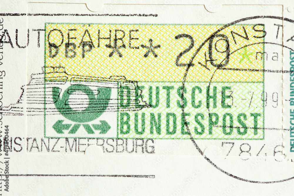 Abgestempelte Deutsche Briefmarke aus einem Automaten auf einer Postkarte, Deutschland, Europa