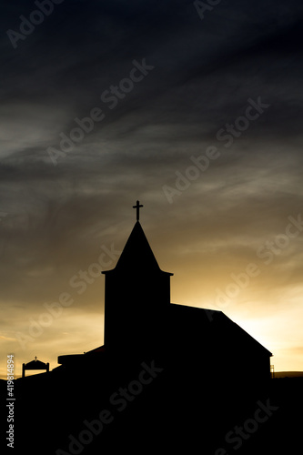 Church at sunset in Iceland © Fabian