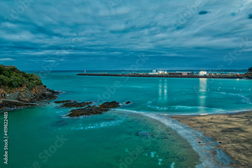 Port de St Brieuc à la tomber de la nuit depuis le chemin des douanier plage de la comtesse