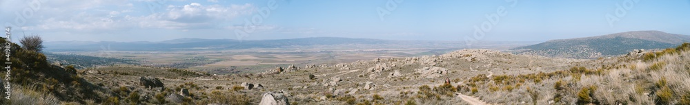 Obraz premium Panoramic view of the Ambles Valley from the Castle Aunque os pese, in Avila, Castilla-Leon, Spain, Europe