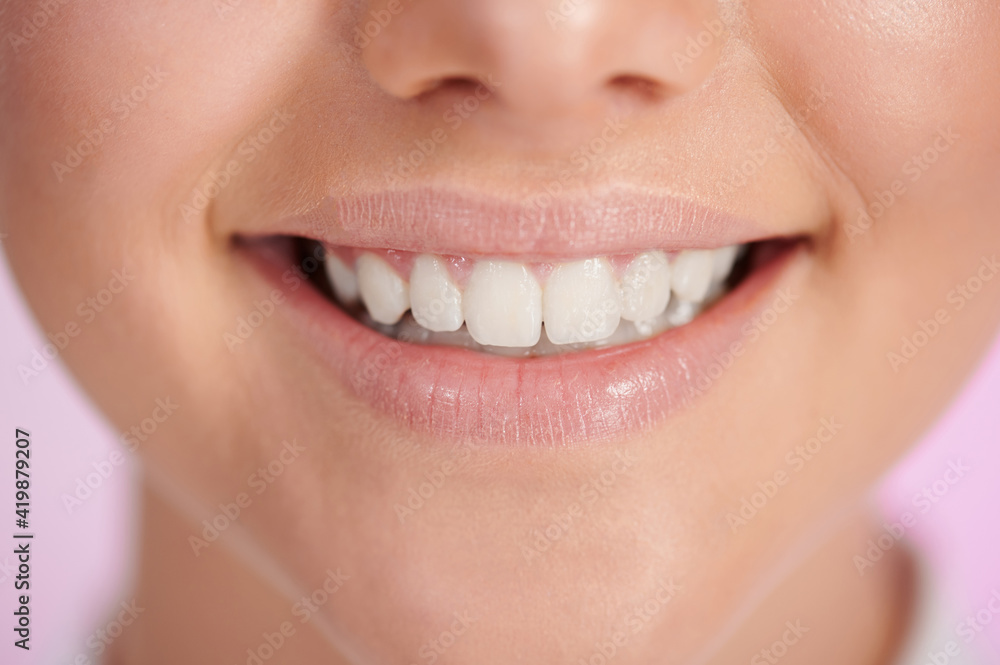 Obraz premium Happy smile with white teeth