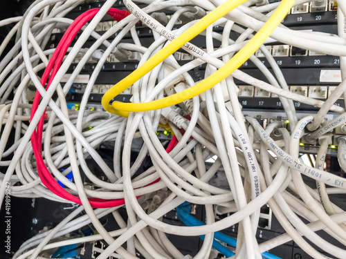 Obraz na płótnie Verkabelung im Serverraum. w salonie