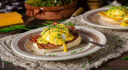 Tableau sur toile Delicious eggs benedict
