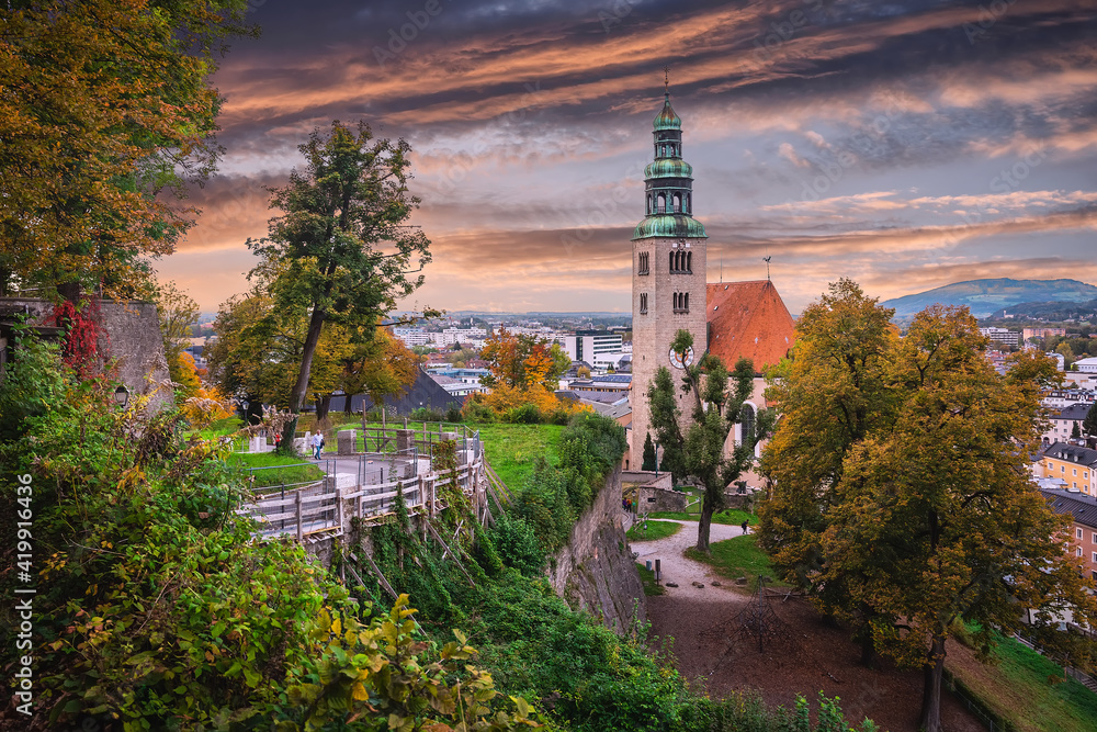 Obraz premium Salzburg, Austria. Cityscape image of the Salzburg with colorful sky during sunset. Popular travel destination of Europe. Creative image.