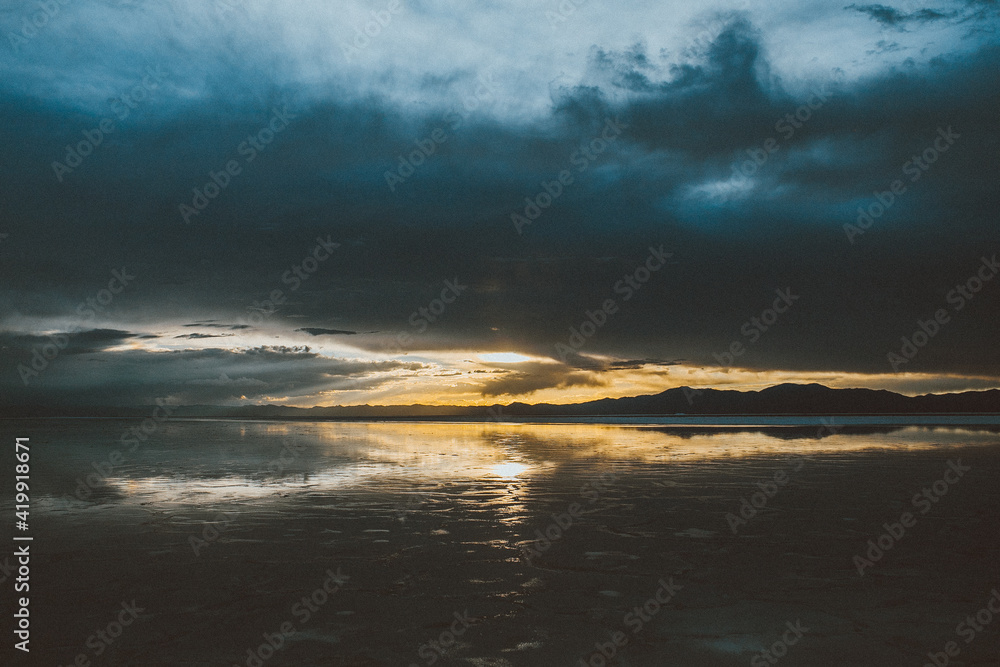 Obraz premium reflejo del atardecer 
