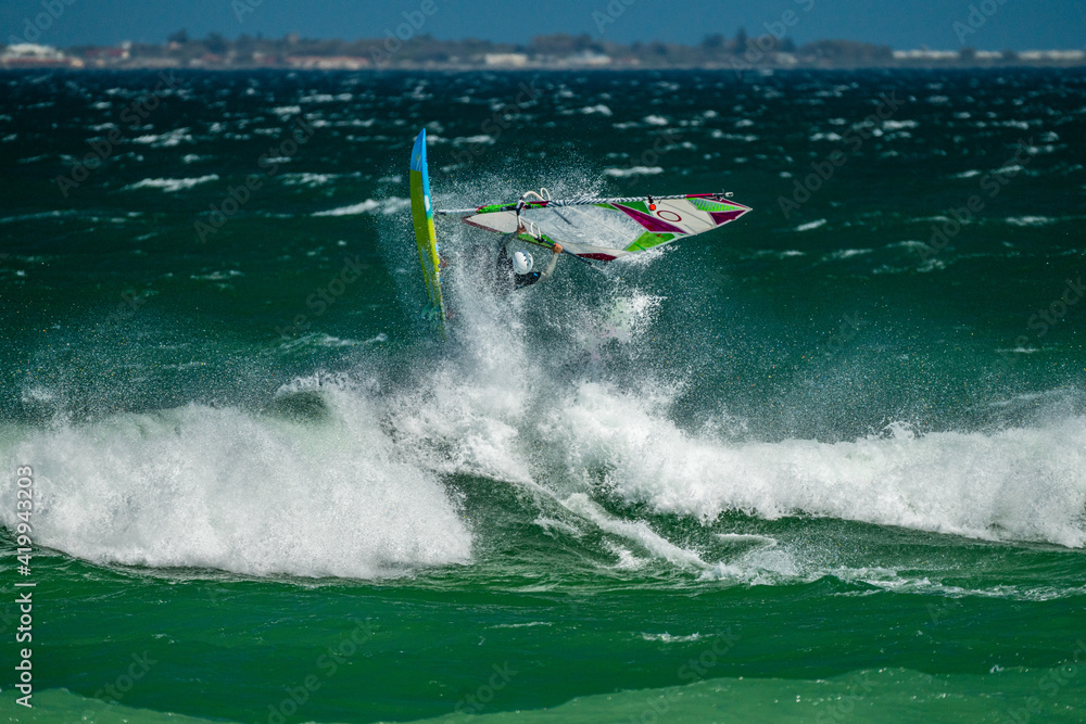 Naklejka premium Capetown windsurf action