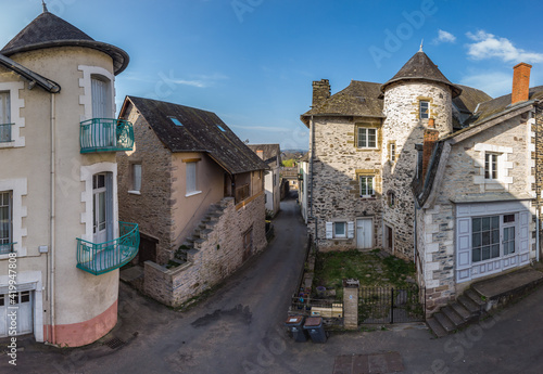 Allassac (Corrèze, France) - Vue panoramique de la rue porte basse