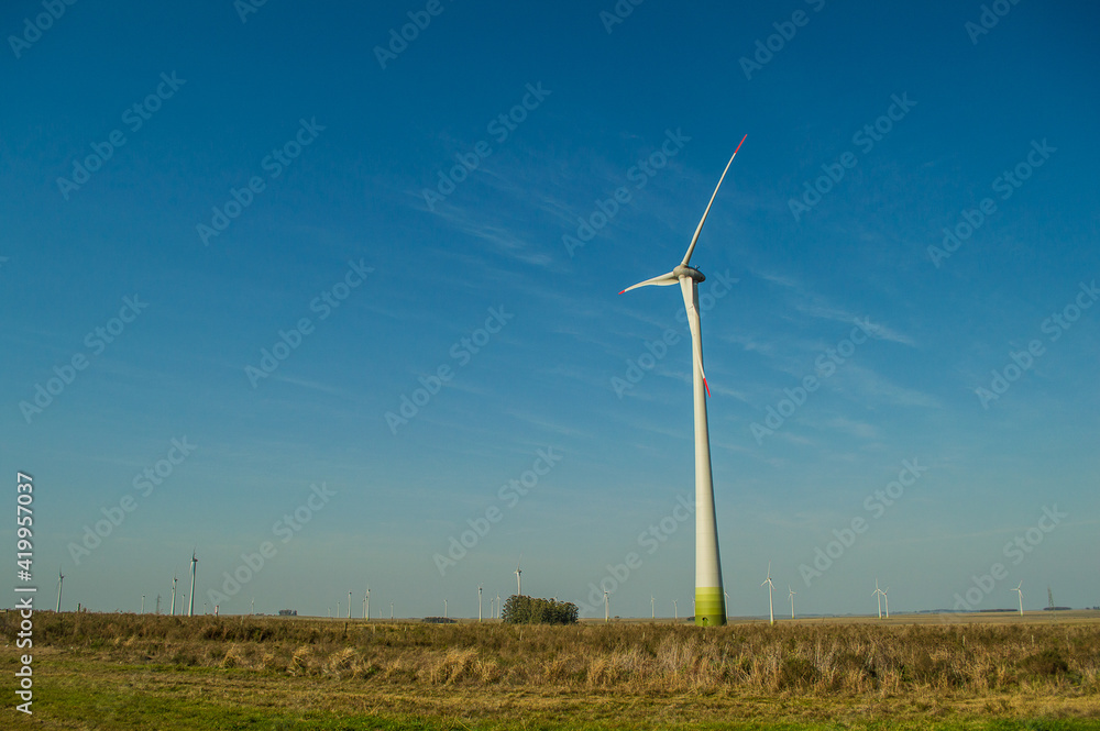 Parque eólico en medio de un campo. Tacuarembó, Uruguay. Parque eólico en medio de un campo. Tacuarembó, Uruguay.