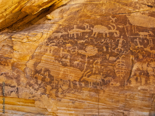 USA, Nevada, Mesquite. Gold Butte National Monument, Anasazi Petroglyphs and Kohta Circus.
