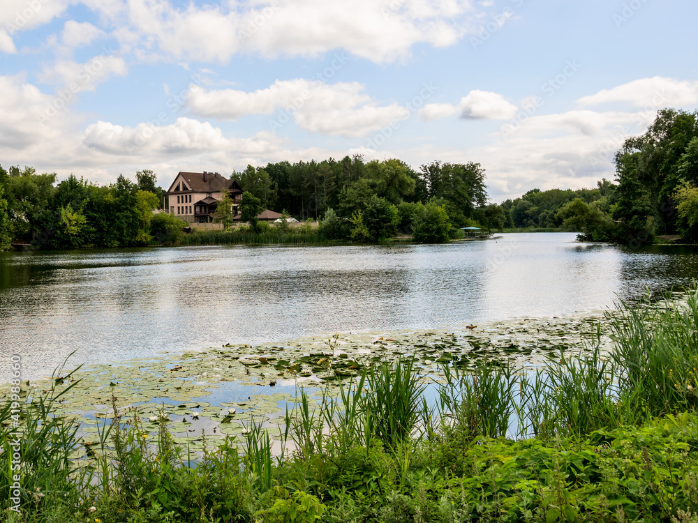 Obraz premium Nameless house by the river