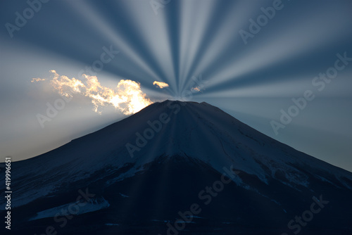 富士山と太陽光線合成 