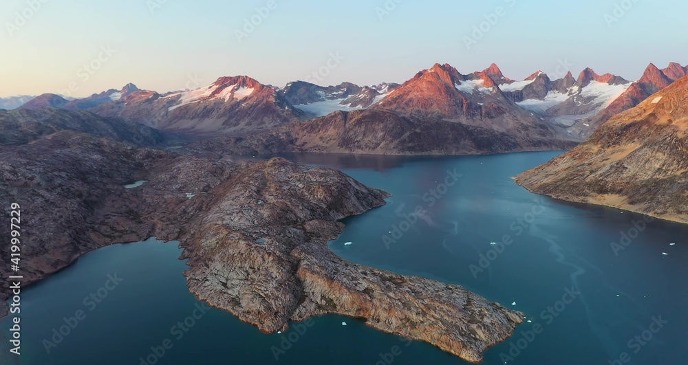 Obraz premium Greenland Green Nature Wallpaper in High Definition 