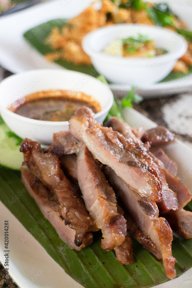 Grilled slice pork neck dipping spicy sauce