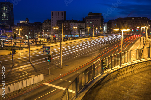 Beleuchtete Straße in Mainz