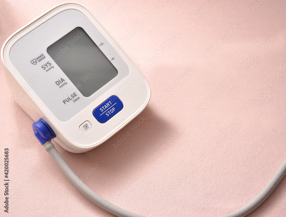 The pressure measuring device is on the table. The pressure measuring device is on the table.
