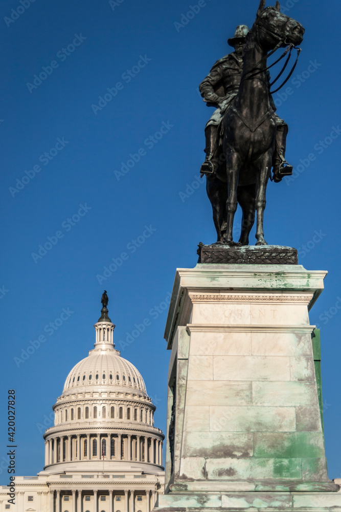 General grant statue in front of US capitol, Washington DC.