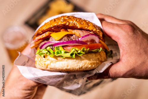 hamburguesa lista para morder 