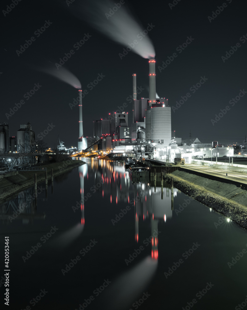 Großkraftwerk Mannheim Nachtaufnahme