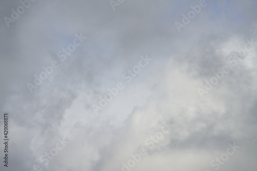 Sturm und Regen Wolken bei markantem Wetter mit entsprechender Vorhersage