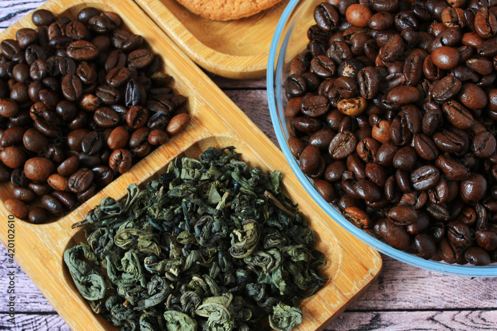 Fototapeta premium Coffee beans and green tea