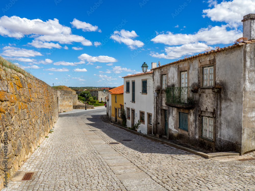 Portuguese fortified village belonging to the district of Guarda