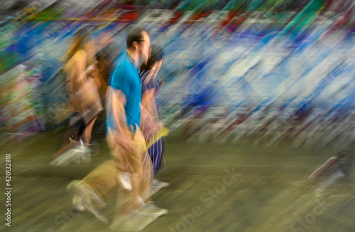 Moving pedestrians in London street 5440