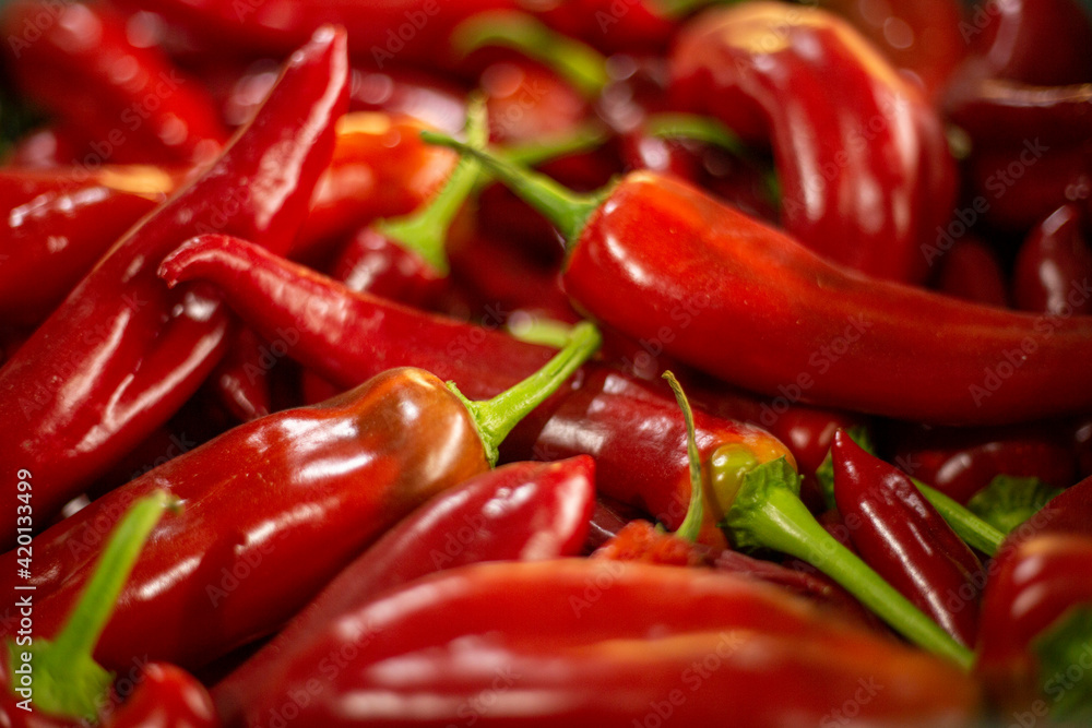 Chiles jalapeños rojos en close up