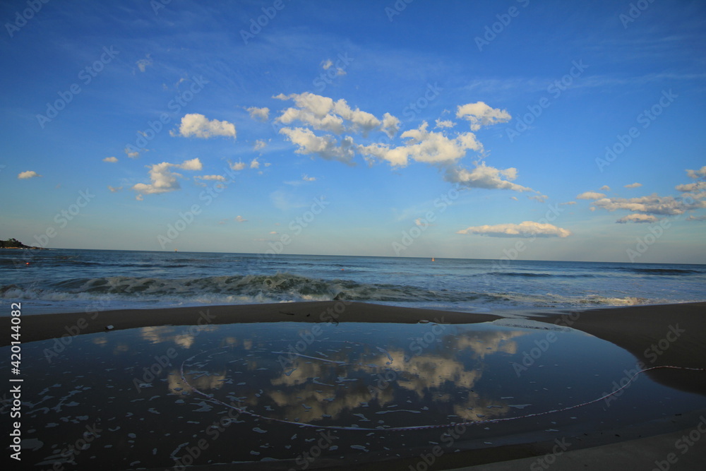 Fototapeta premium sunset over the sea
