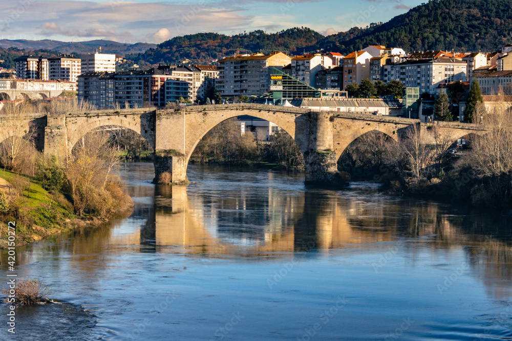 Ponte Romana rio Miño, Ourense, Galicia