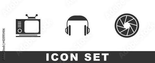 Set Retro tv, Headphones and Camera shutter icon. Vector