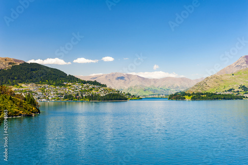 Lake Wakatipu and Queenstown in the New Zealand © Fyle