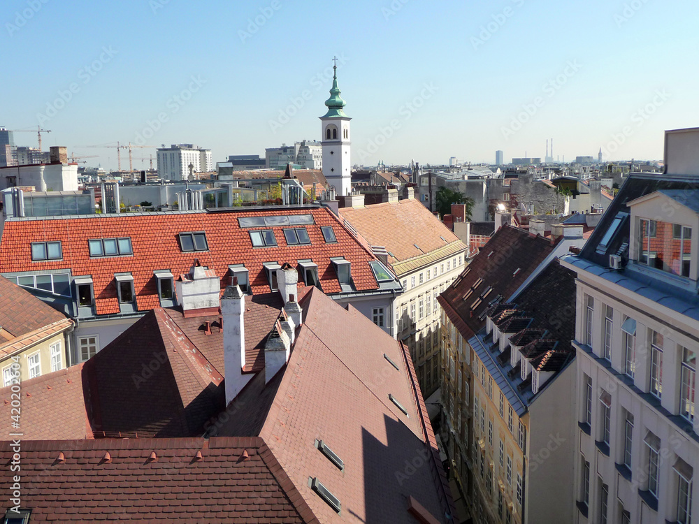 Ein Blick über Wien und in die engen Gassen der Altstadt.
