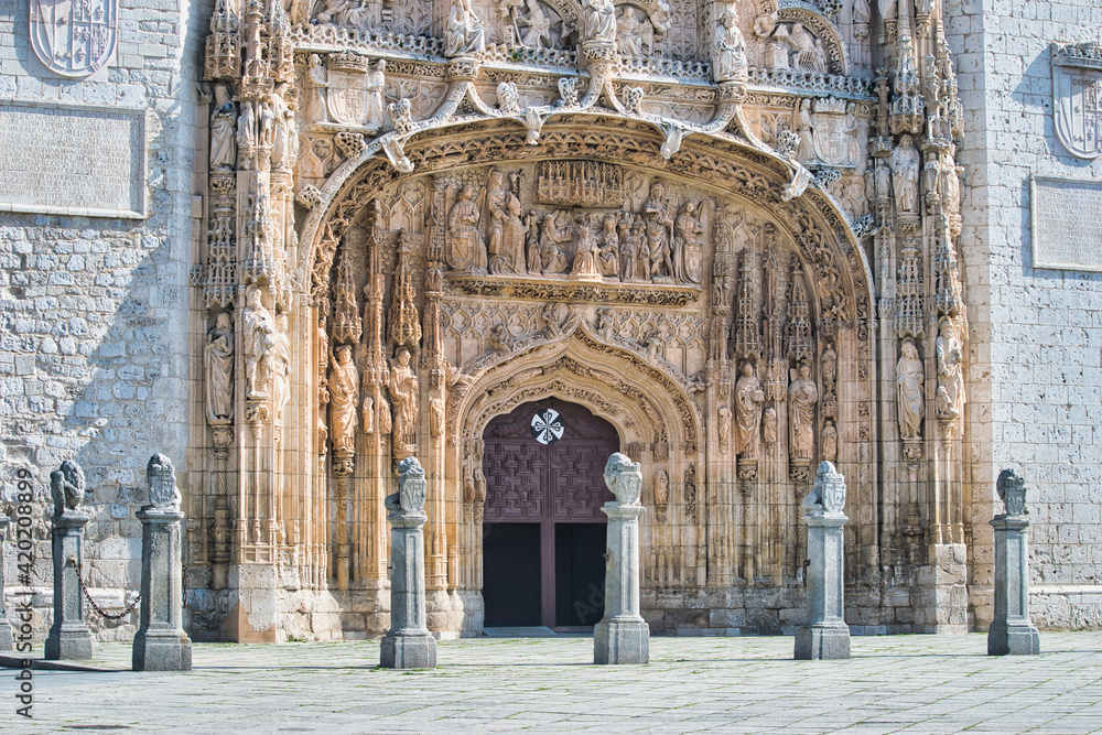 Pórtico gótico iglesia conventual de San Pablo en Valladolid