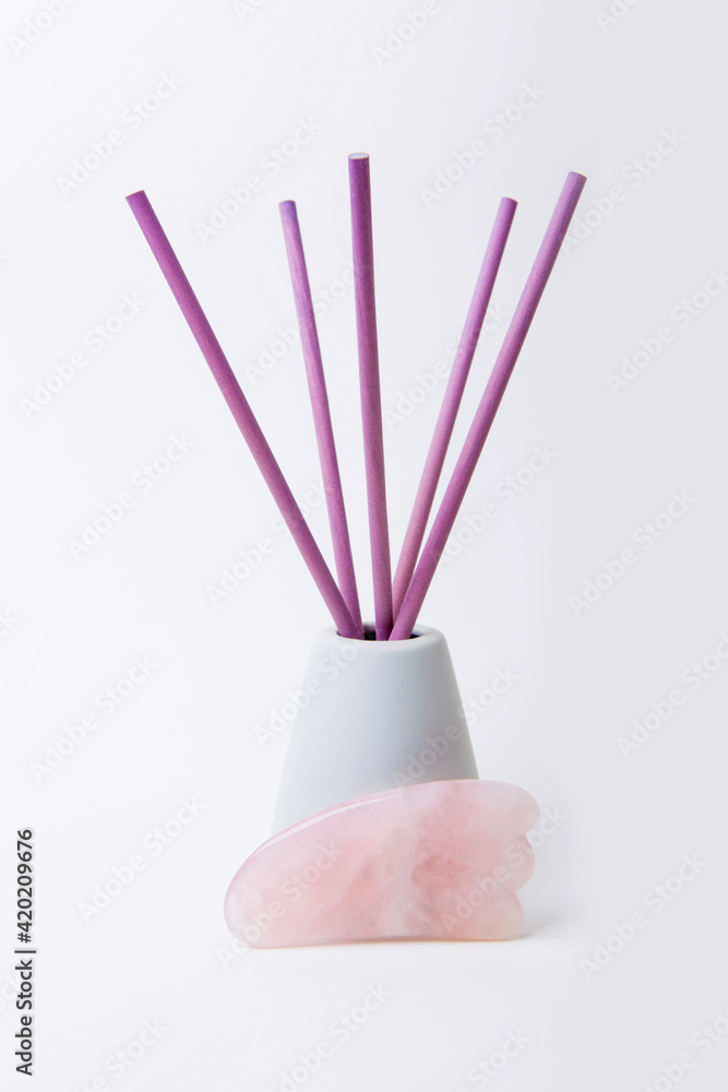 Gouache scraper and aroma diffuser Gouache scraper and aroma diffuser