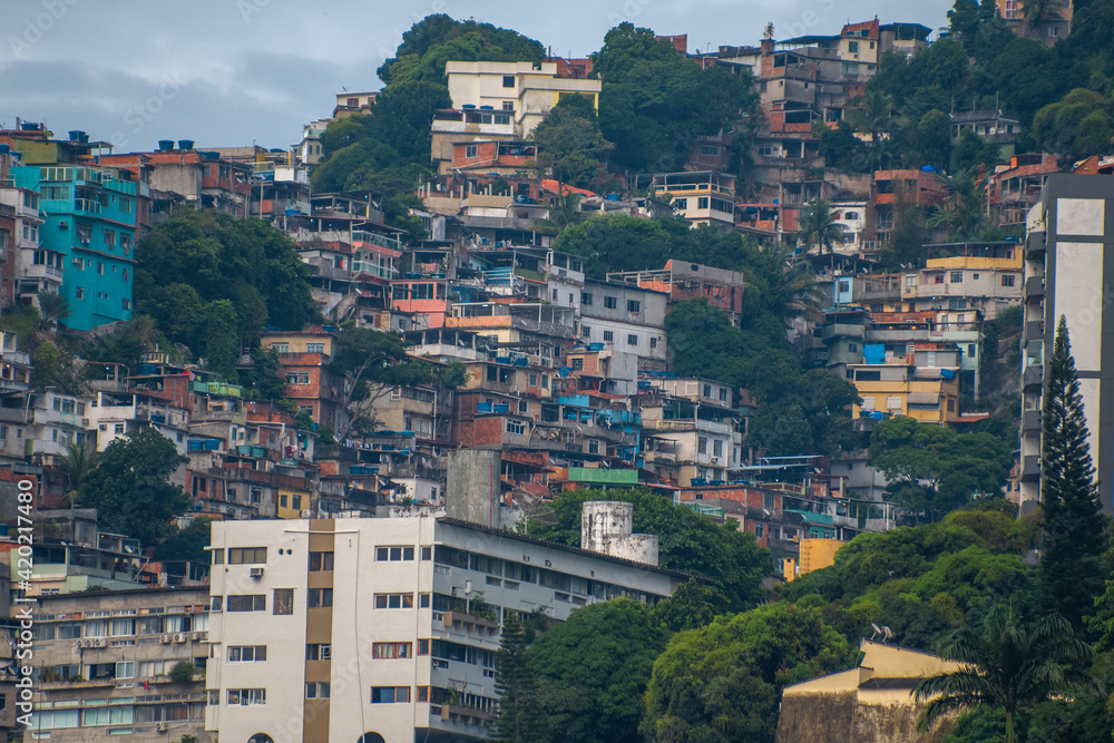 Fototapeta premium Rio de Janeiro downtown and favela
