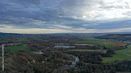 village et volcans du Puy-de-D  me