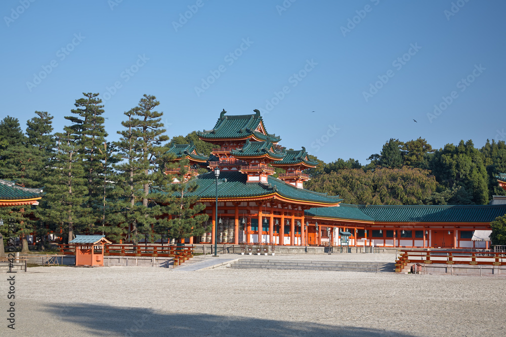 Fototapeta premium Byakko-ro Tower flanking Daigoku-den Hall. Heian-jingu Shrine. Kyoto. Japan