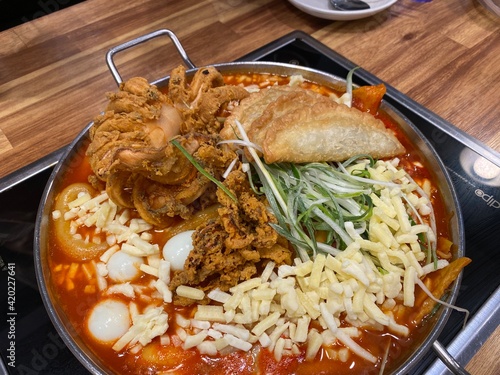 맛있는 한국 음식 해물 떡볶이 근접 촬영