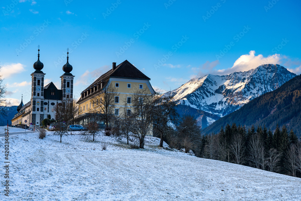 Fototapeta premium Kloster, Winter, Berg, Schnee