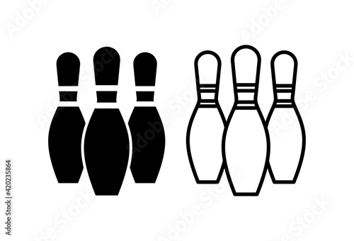Bowling icon set. bowling ball and pin icon. bowling pins