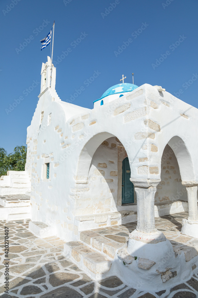 Φωτογραφία View of the Agios Konstantions in the center of Chora