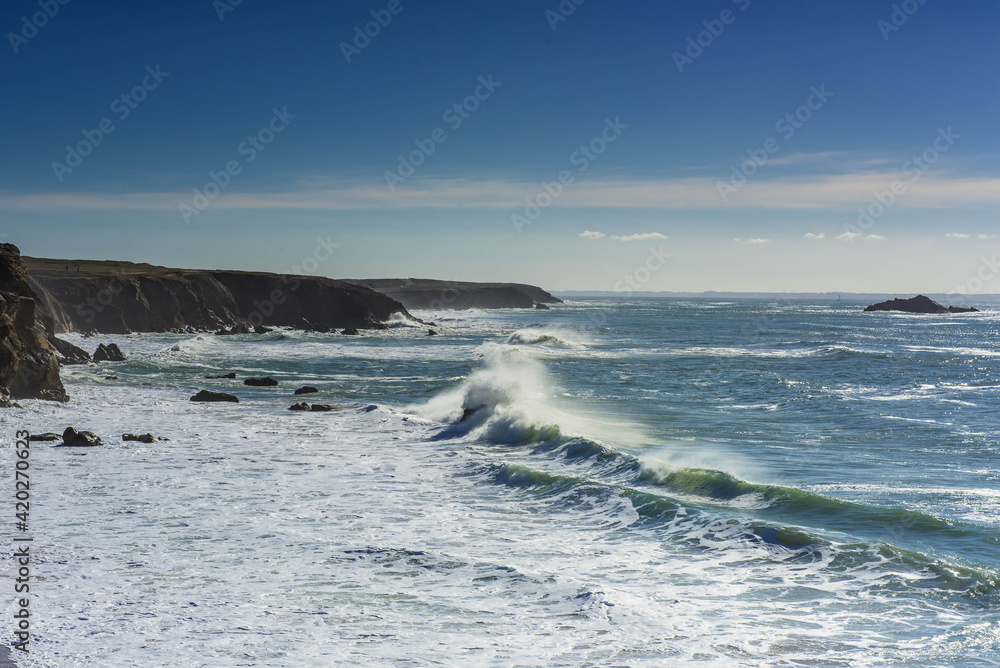 Waves on Quiberon's coast on a sunny day