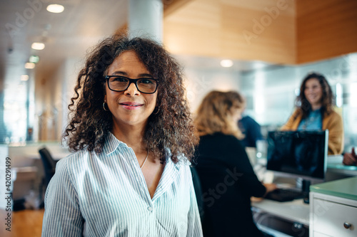 Foto Portrait of a confident businesswoman